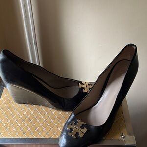 Tory Burch Black and Gold Wedges